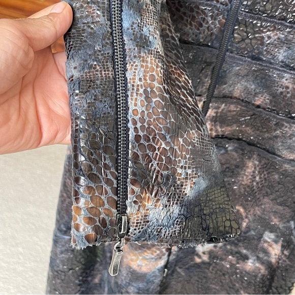 Linda Lundstrom Women’s Reptile Snake Skin Embossed Coat Plus Size 16 Zip Detail - Picture 7 of 9